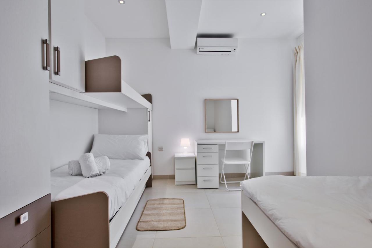 Apartament Stunning 2 Bed Meters Away From