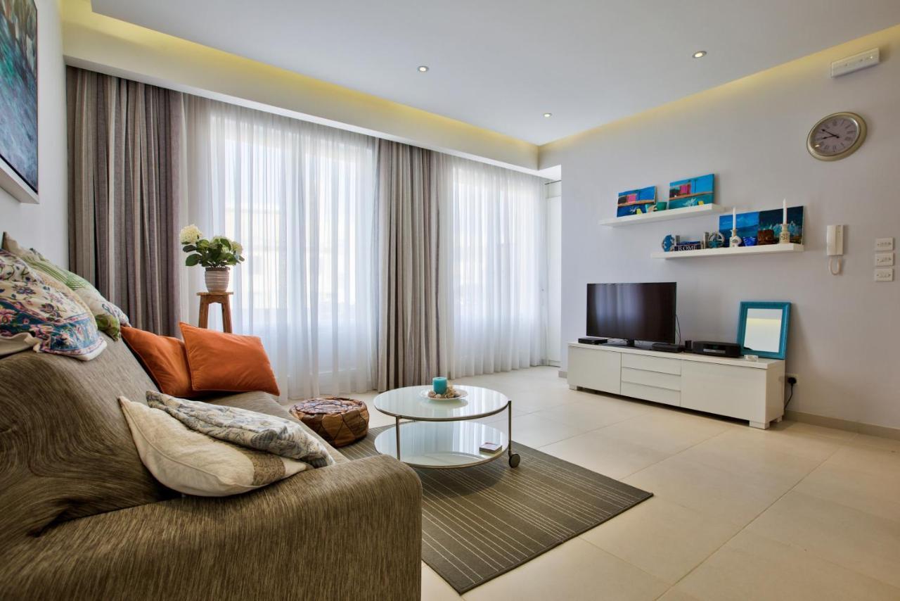 Stunning 2 Bed Meters Away From Apartament